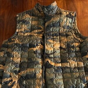 The North Face Men's Camo Quilted Vest